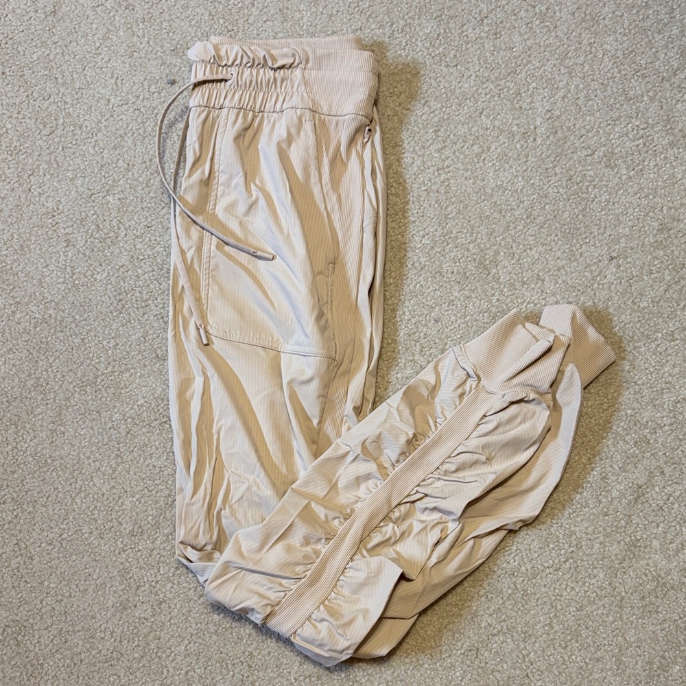 lululemon 28” Beyond the Studio jogger